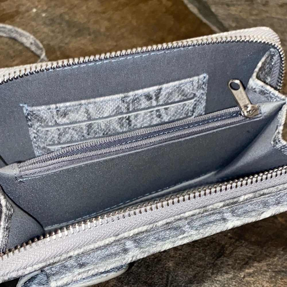 NEW Crossbody Bag - Picture 7 of 9